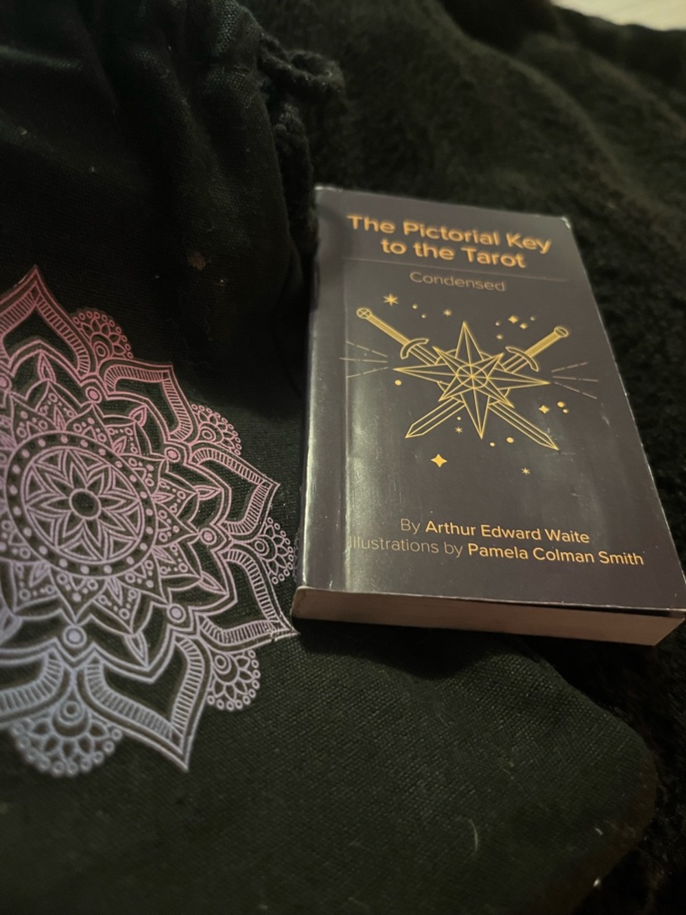 Classic Tarot Deck in Black and Gold - Picture 3 of 4